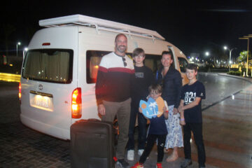 Makadi Bay Taxi Transfers Vip Day Trips with Family with Child to Luxor from Makadi bay by minivan