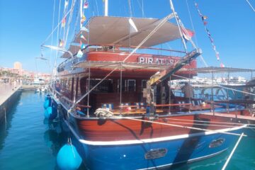 Booking Full Day Pirates Sailing Ship Cruise with Snorkeling & VIP Sea food Lunch Buffet 2025