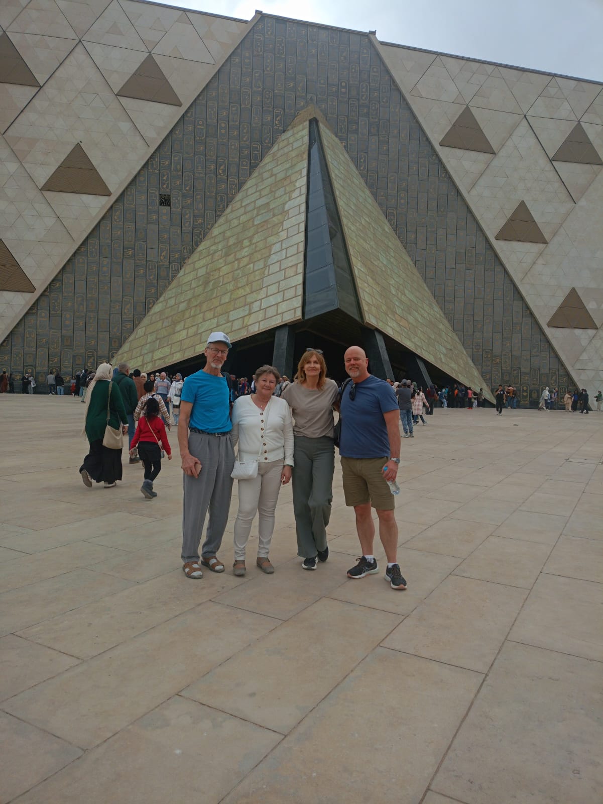 Hurghada to Grand Egyptian Museum, Pyramids and Sphinx Small-group Tours by van with Egyptologist