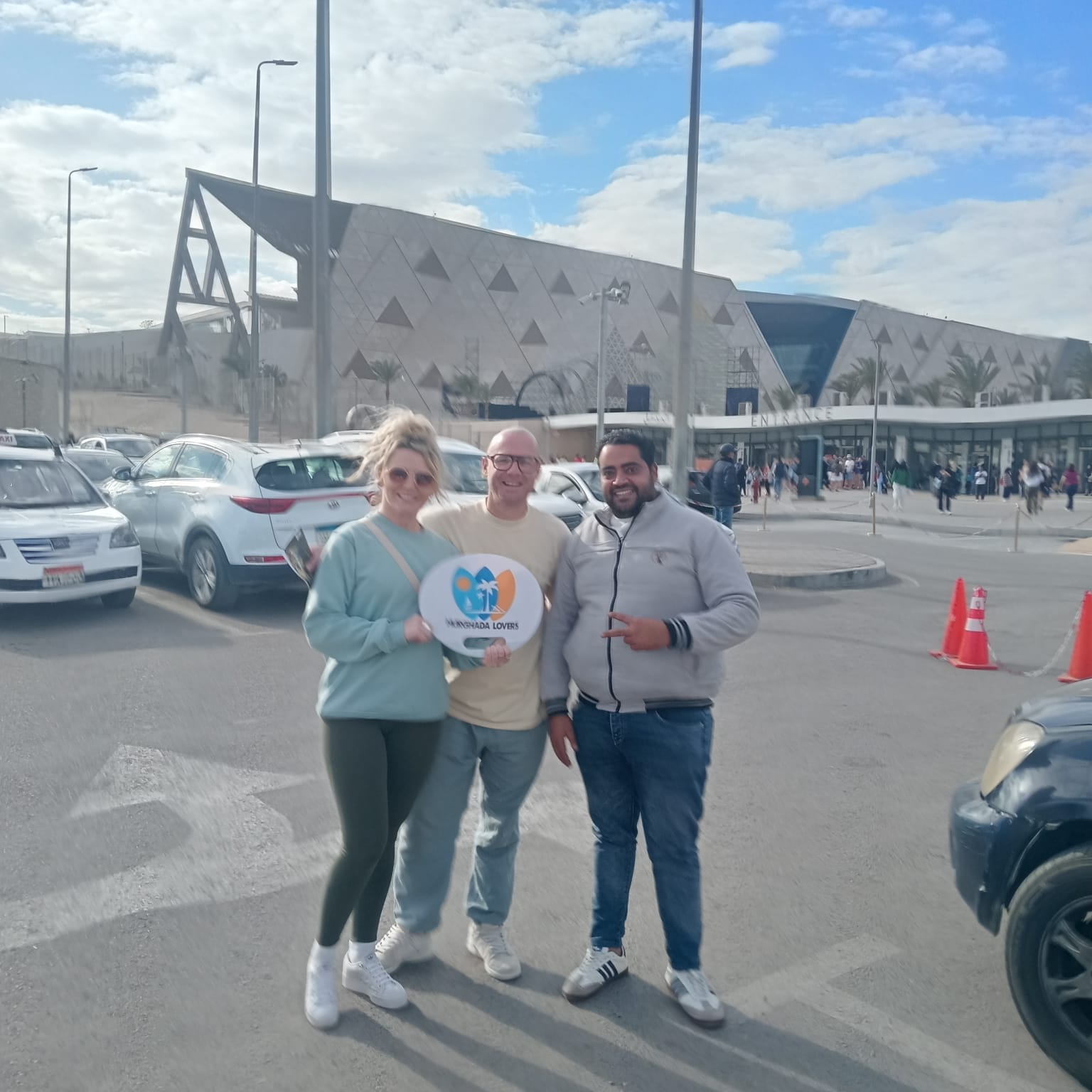 Hurghada to Grand Egyptian Museum, Pyramids and Sphinx Small-group Tours by van with Egyptologist