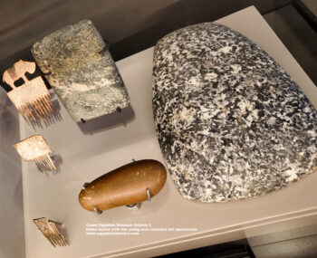 114-Naqada-ii-period,-Ancient-Egypt,-History-Pharaohs,-Grand-Egyptian-Museum,-Ivory,-flint,-dioritet,-Hierakonpolis,-Items-buried-with-the-young-man-included-lint-spearheads