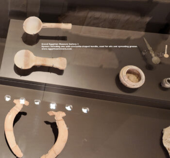 260_1-dynasty-1,-Naqada-III,-ivory,-Egyptian-alabaster,-breccia,-greywacke,-diorite,-tell-el-farkha,-abuser,-eyeliner,-Ancient-Egypt,-History-Pharaohs,-Grand-Egyptian-Museum,-Spoons