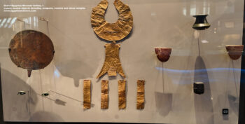 85-Naqada-II-period,-Dynasty-6,-Small-vase-queen-Iput-mother-of-king-pepy-I,-copper,-gold,-basalt,-Saqqara,-kom-el-shin,-giza,-tell-farkha,-Ancient-Egypt,-History-Pharaohs,-Grand-Egyptian-Museum