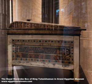 The Royal Wardrobe Box